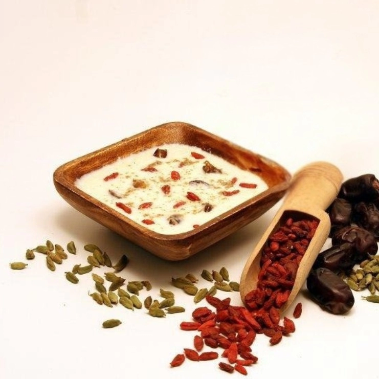 Kaše jáhlová s goji a datlemi