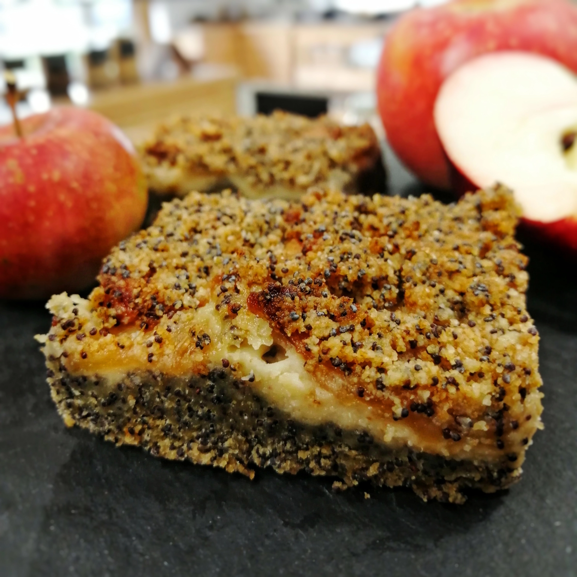 Makový koláč s jablky