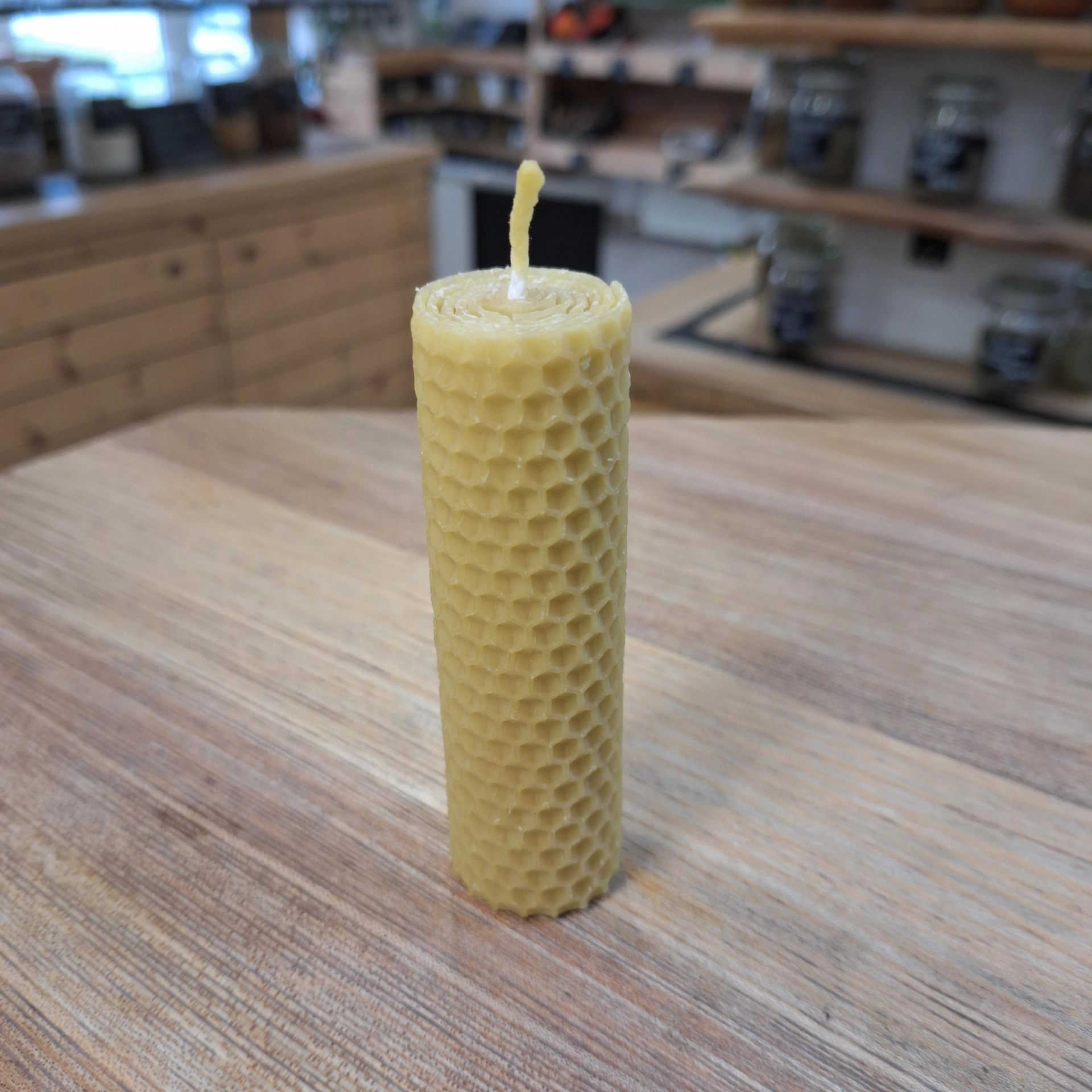 Svíčka ze včelího vosku - střední